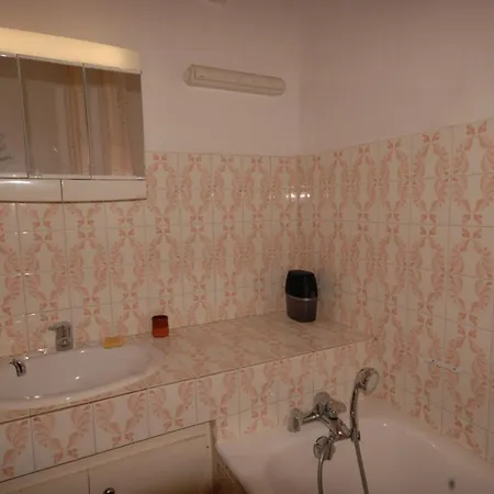 Lejlighed 6 Pers A Avec Animaux Admis - Fr-1-859-28